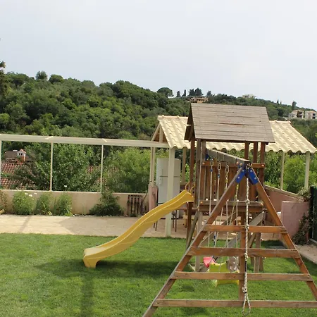Vilă A&m House & Playground Ágios Ioánnis